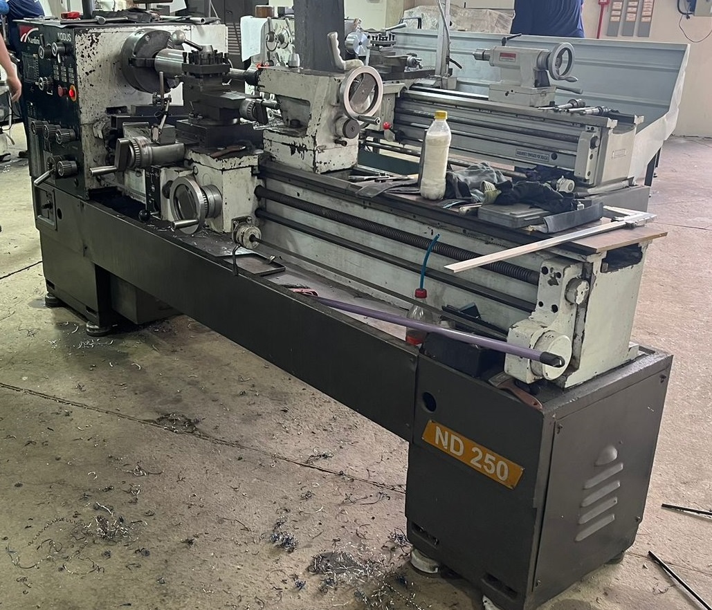 TORNO MECANICO NARDINI  ND250 500 X 1500 mm