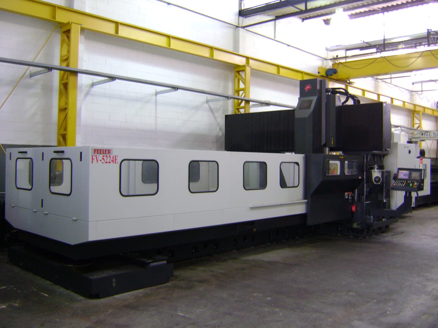 CENTRO DE USINAGEM PORTAL FEELER FV-5224E ano 2008