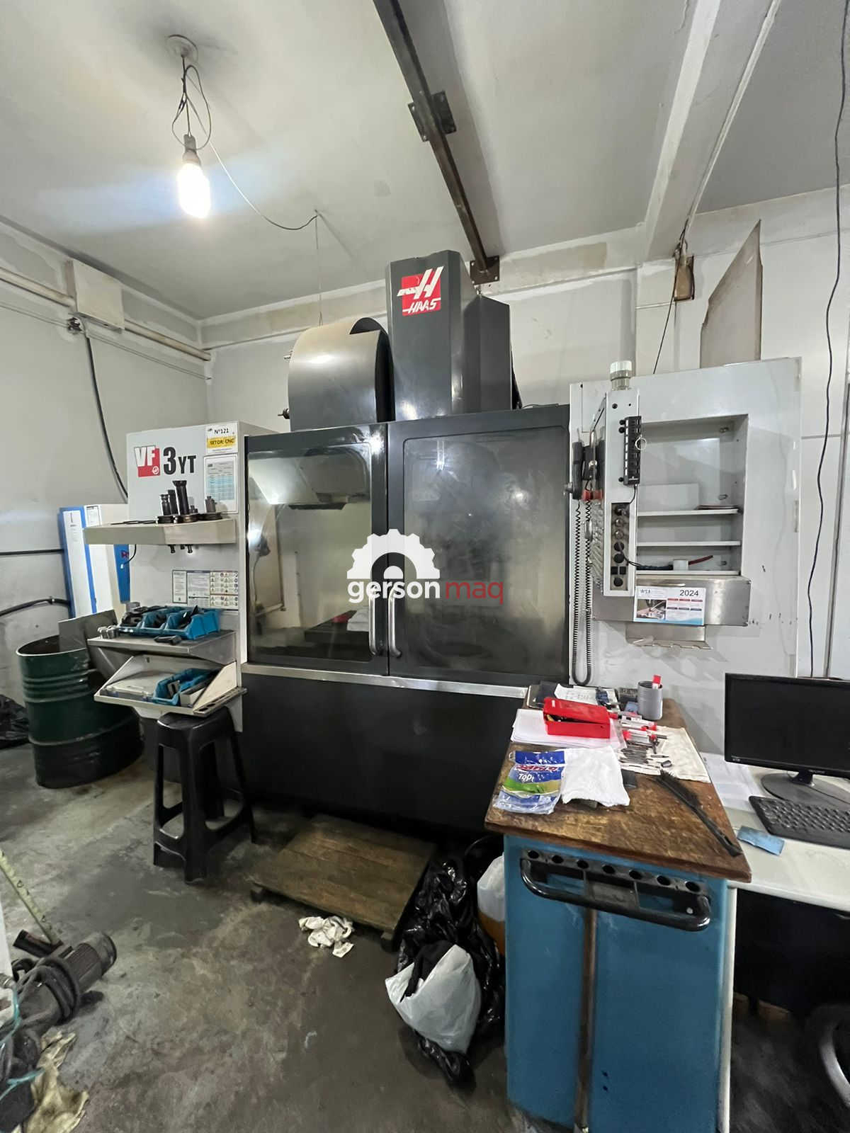 CENTRO DE USINAGEM VERTICAL HAAS VF3YT/50 – 2011